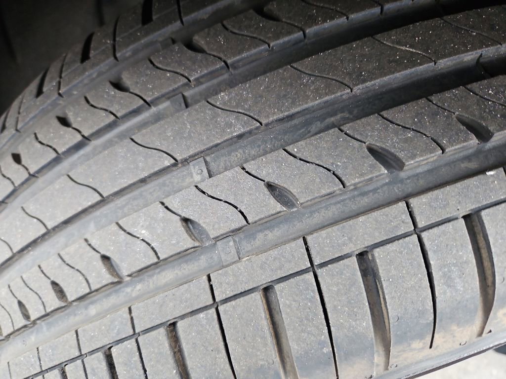 Used 2019 Buick Envision Essence image 36