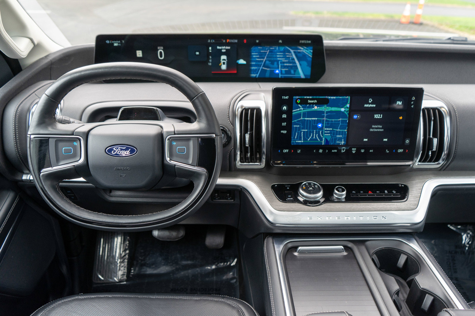 Used 2025 Ford Expedition Platinum AWD/4WD image 15