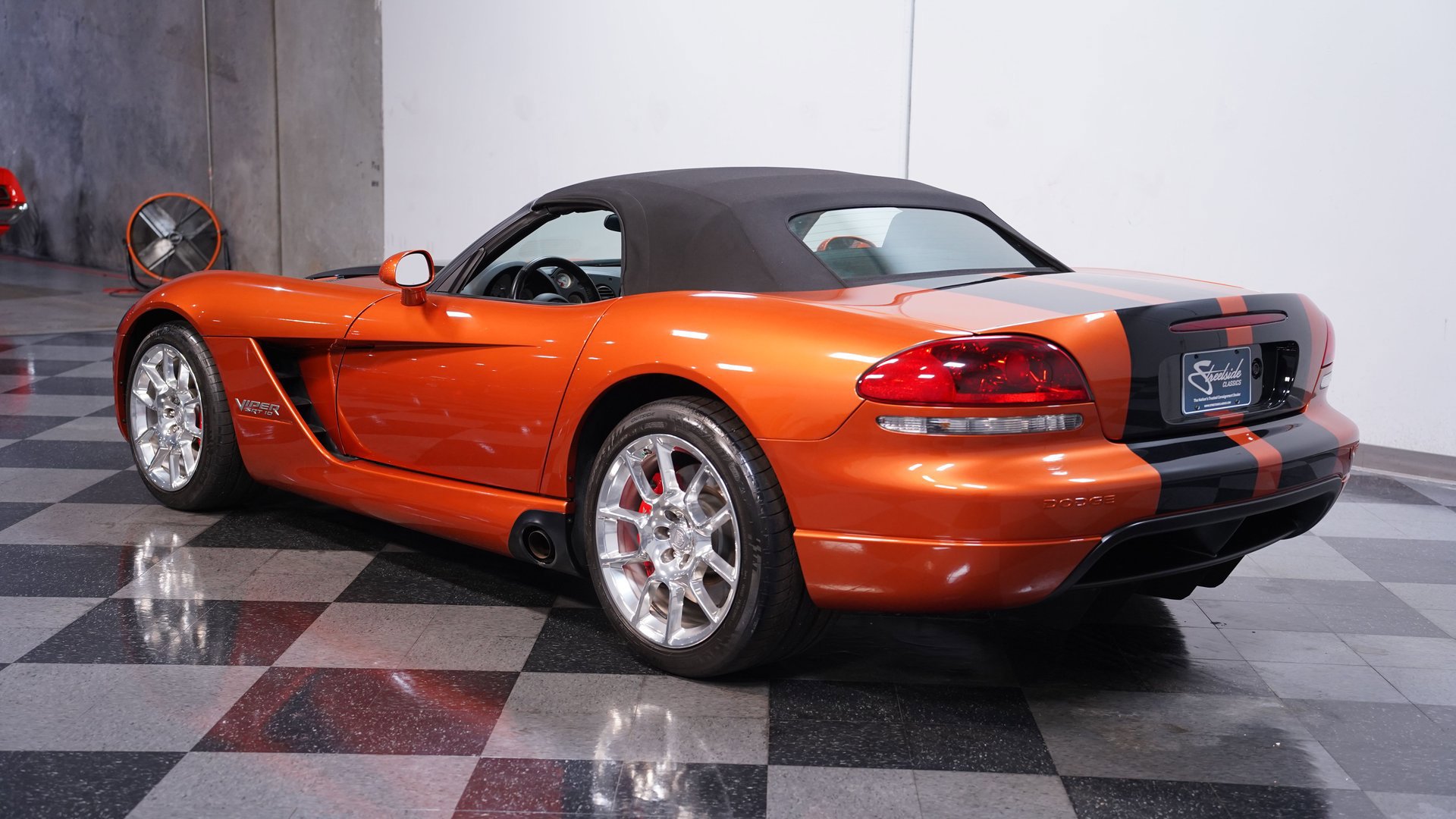 Used 2010 Dodge Viper SRT-10 image 7