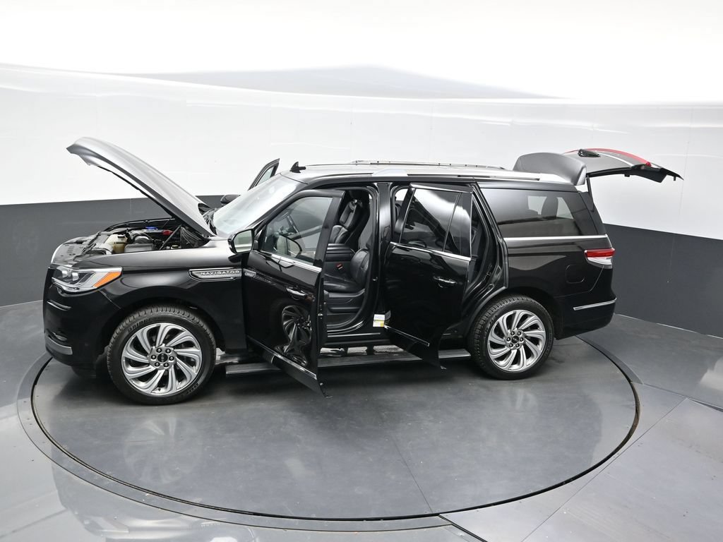 Used 2022 Lincoln Navigator Reserve AWD/4WD image 40