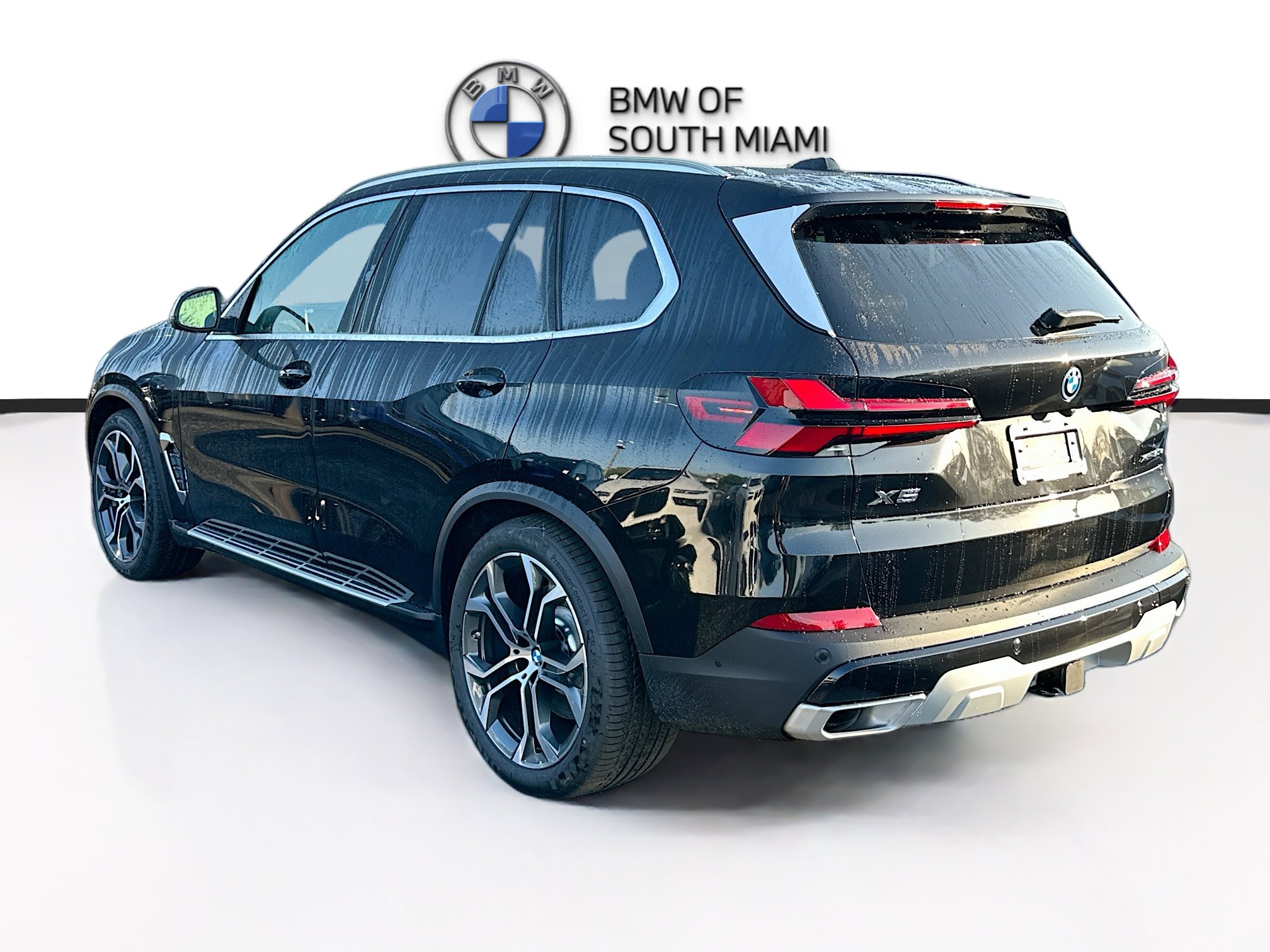 New 2026 BMW X5 xDrive50e image 4