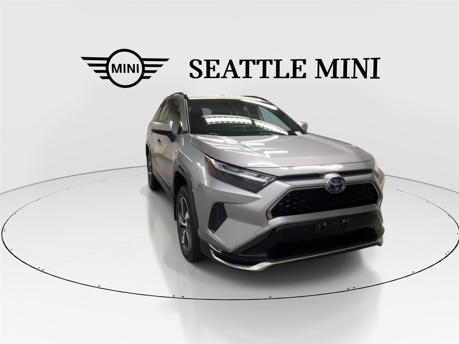 Used 2023 Toyota RAV4 SE w/ Weather & Moonroof Package AWD/4WD image 2