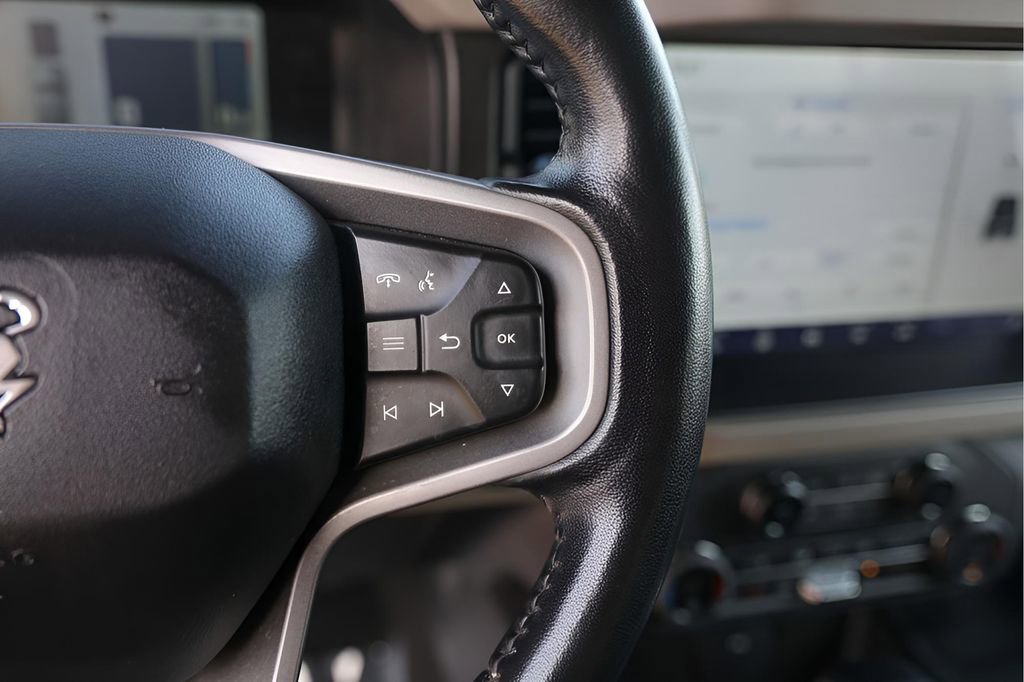 Used 2023 Ford Bronco Wildtrak image 16