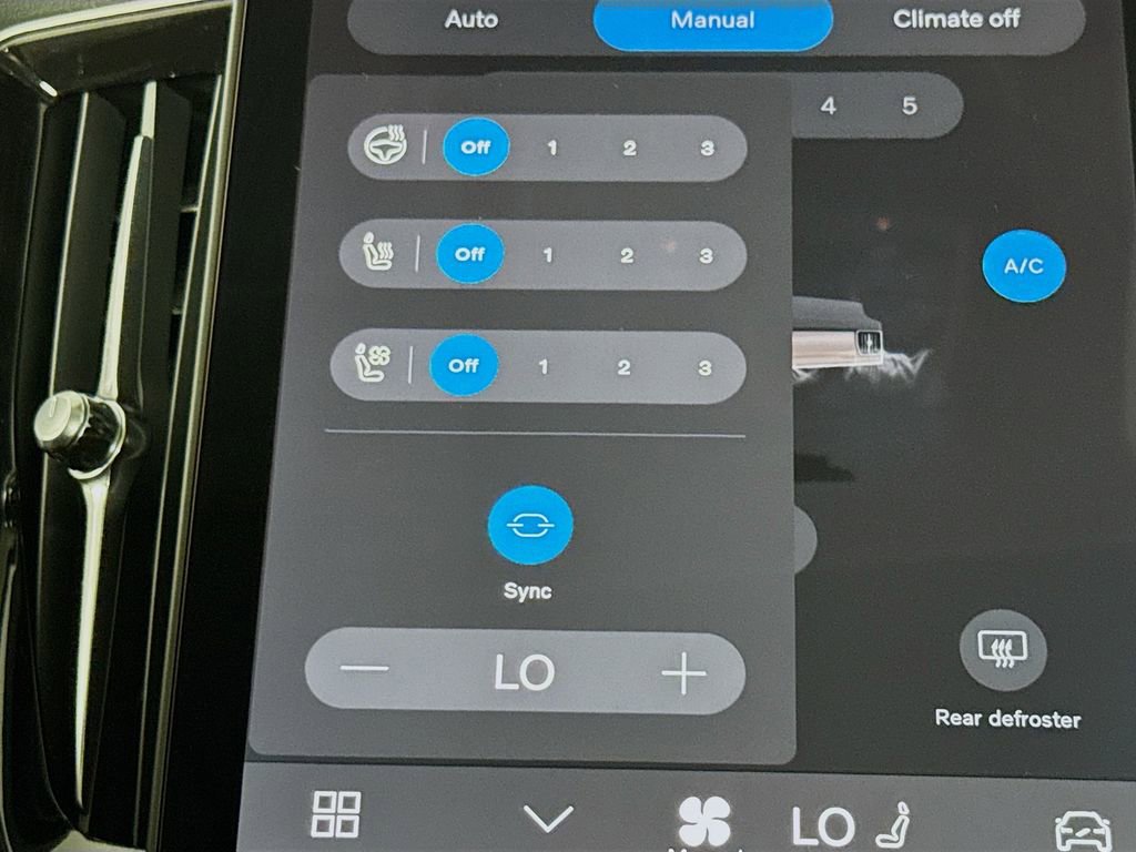 Used 2026 Volvo XC90 B6 Ultra w/ Lounge Package image 21