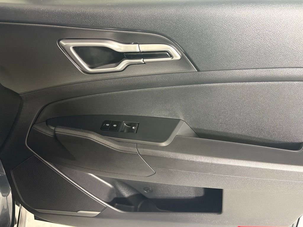 New 2026 Kia Sportage LX image 12