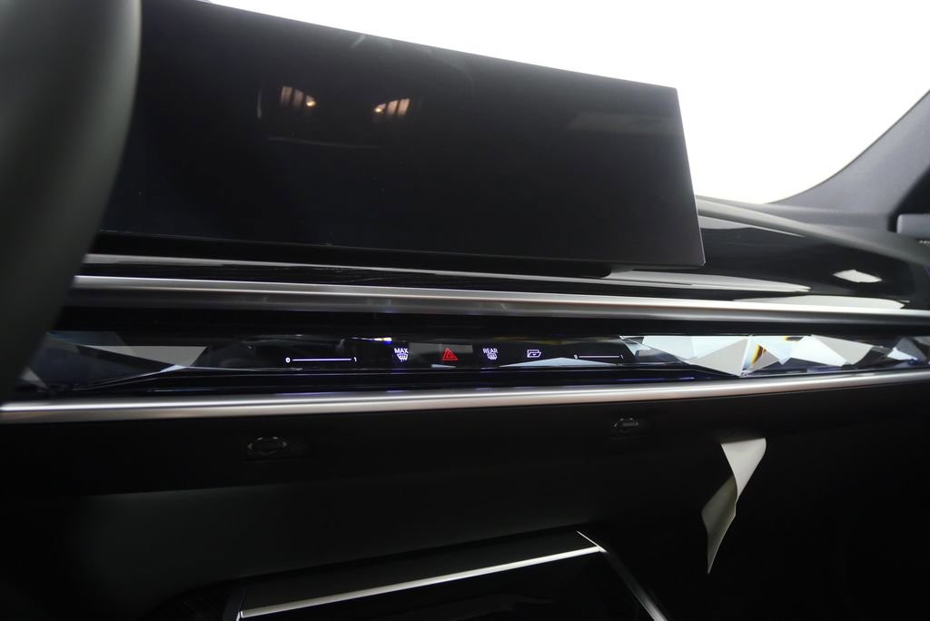 New 2026 BMW i7 xDrive60 w/ Executive Package AWD/4WD image 23