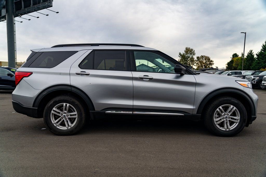 Used 2022 Ford Explorer XLT image 9