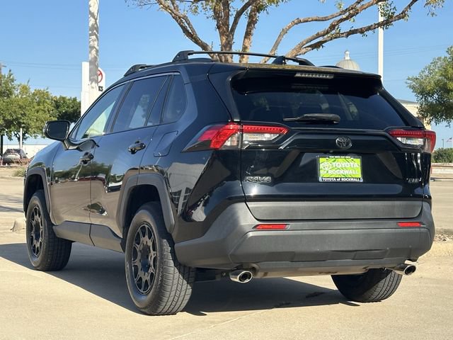 Used 2020 Toyota RAV4 XLE Premium FWD image 3