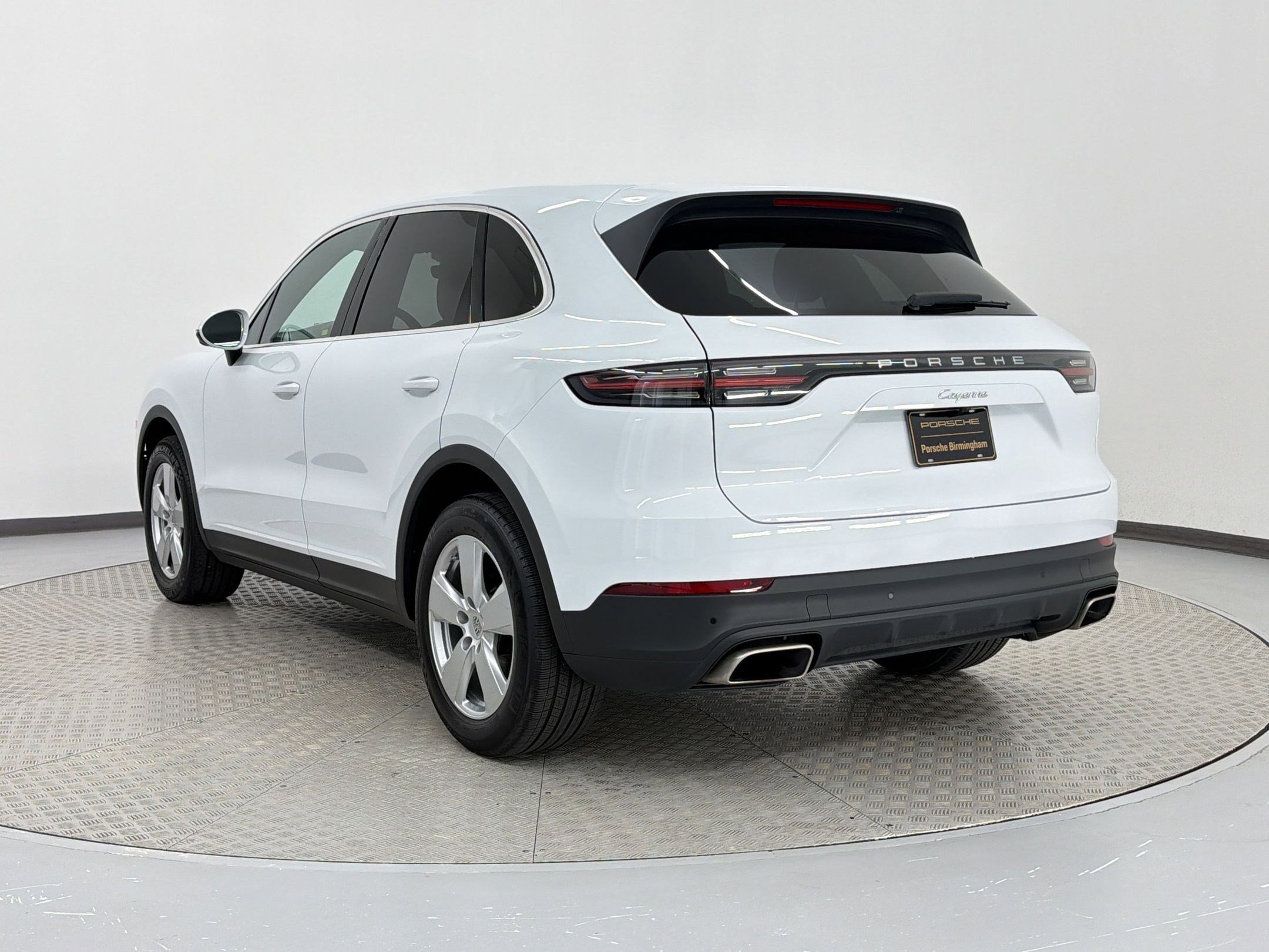 Certified 2022 Porsche Cayenne AWD/4WD image 3
