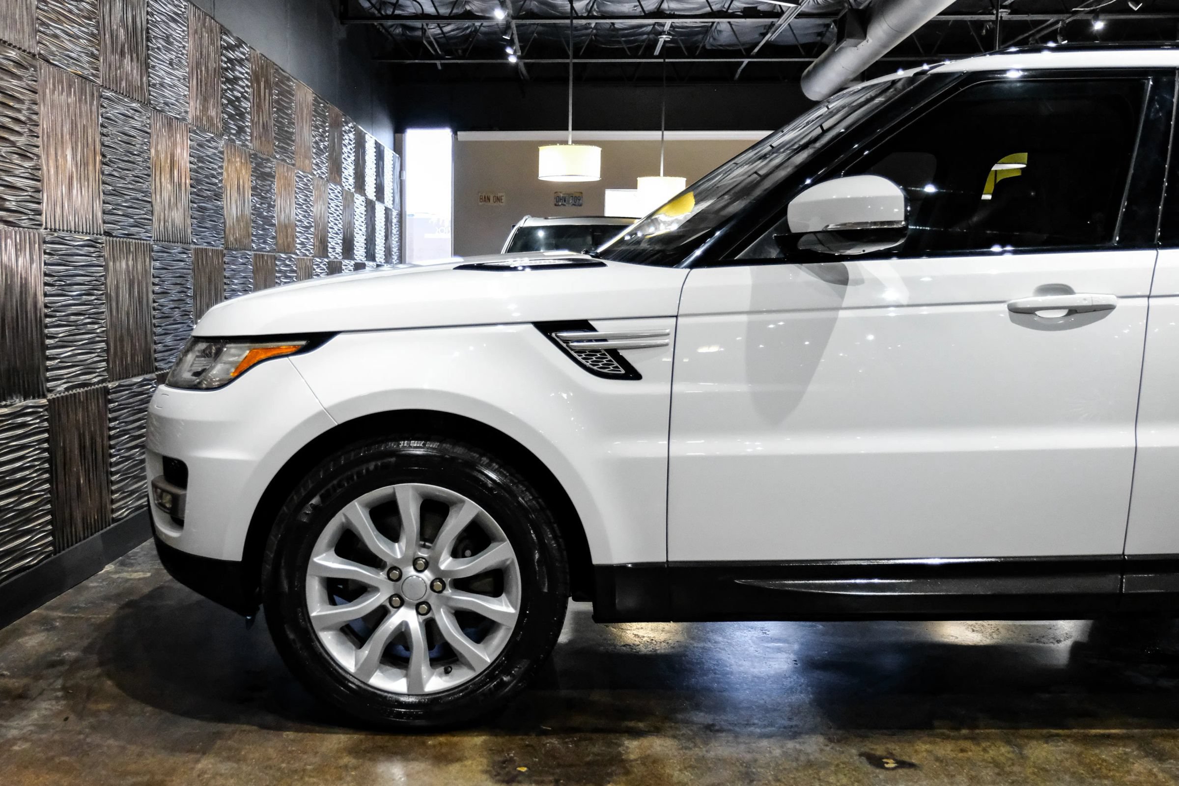 Used 2017 Land Rover Range Rover Sport HSE AWD/4WD image 14
