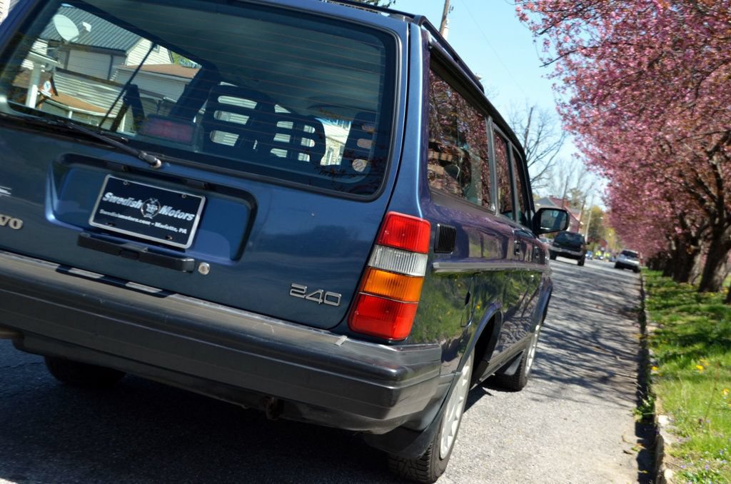 Used 1992 Volvo 240 Wagon RWD image 37
