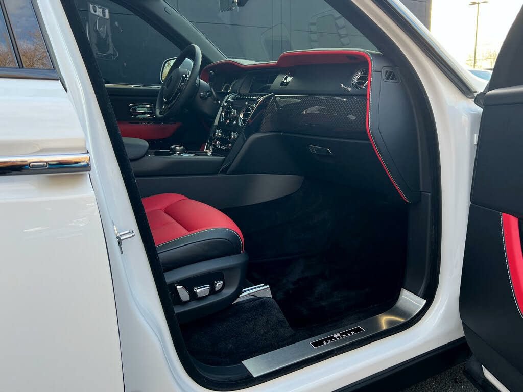 Used 2022 Rolls-Royce Cullinan Black Badge AWD/4WD image 72