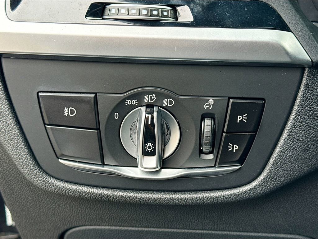 Used 2019 BMW X3 sDrive30i w/ Driving Assistance Package image 36