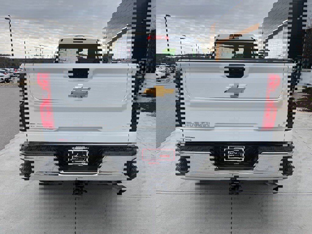 Used 2024 Chevrolet Silverado 2500 LT w/ Convenience Package image 13