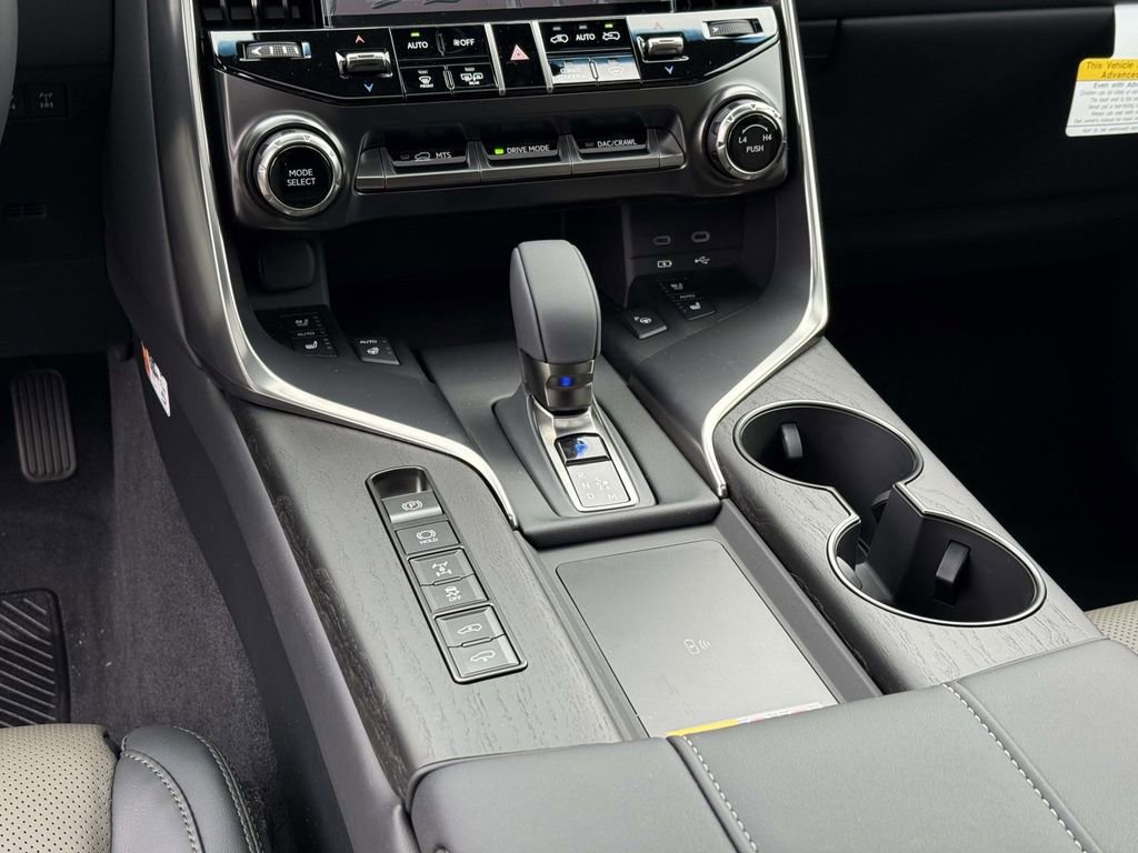 New 2025 Lexus LX 700h Overtrail image 15