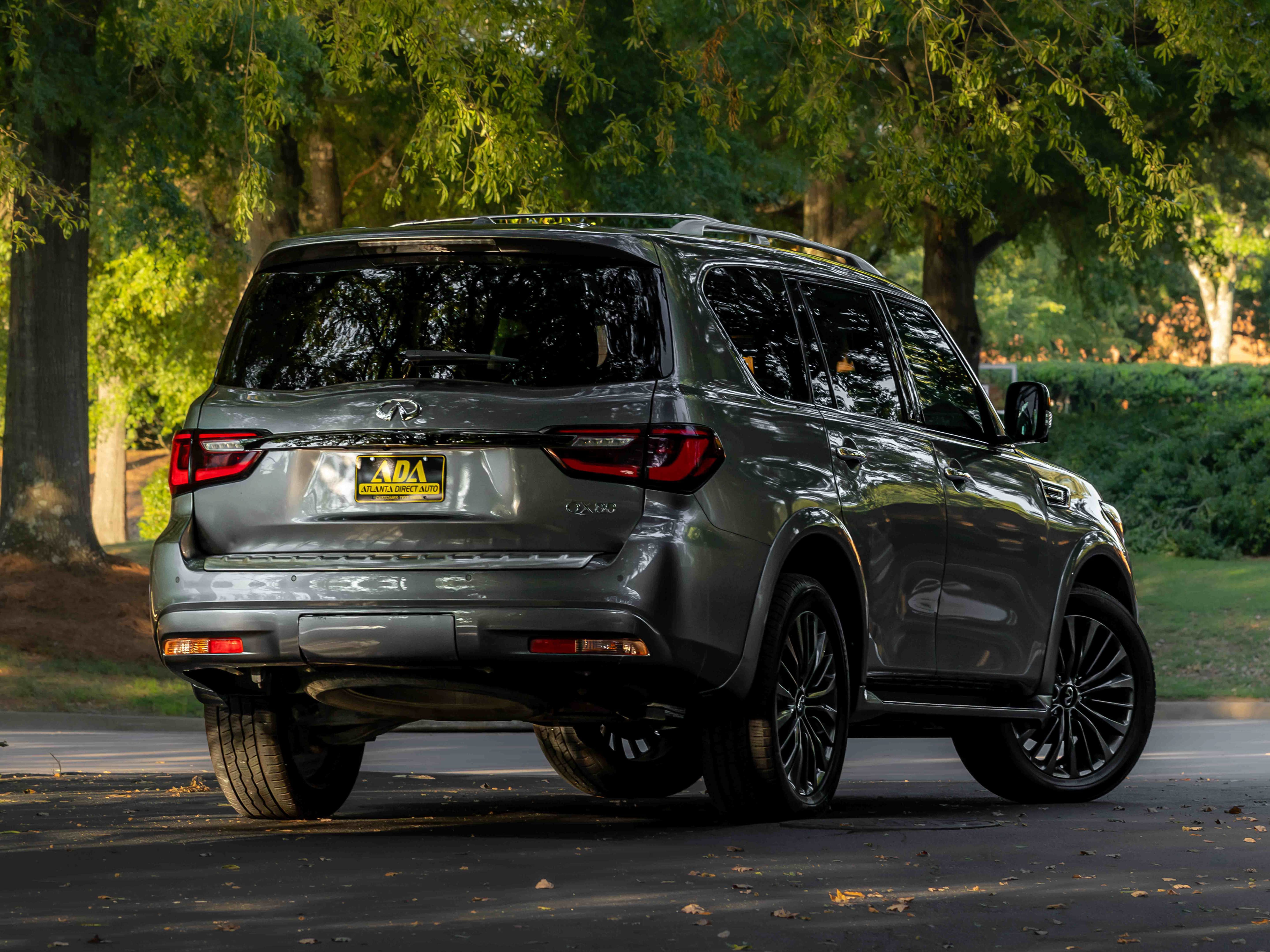 Used 2021 INFINITI QX80 Premium Select w/ All-Season Package RWD image 4