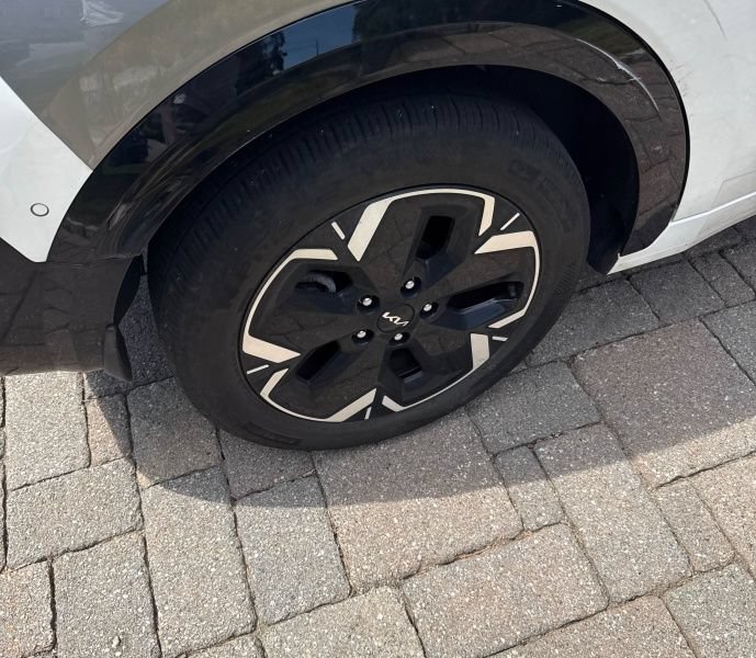 Certified 2023 Kia Niro Wave FWD image 6