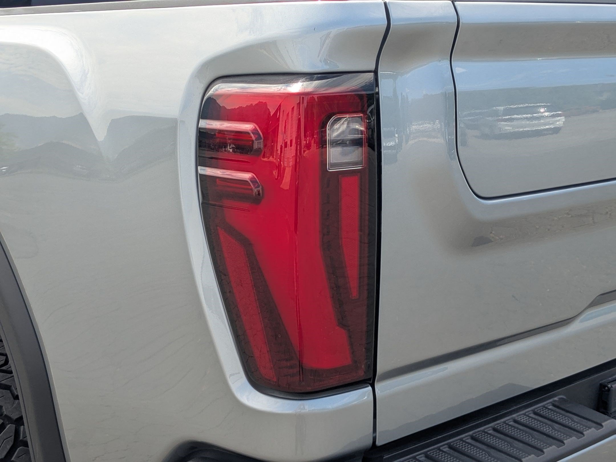 Used 2024 GMC Sierra 3500 Denali w/ Technology Package AWD/4WD image 13