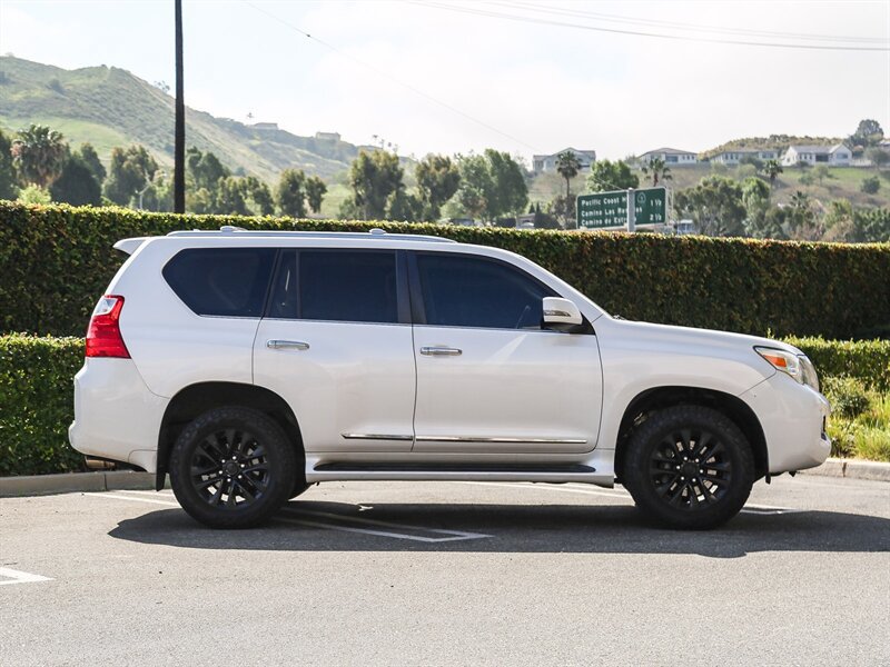Used 2011 Lexus GX 460 w/ Comfort Plus Pkg AWD/4WD image 6