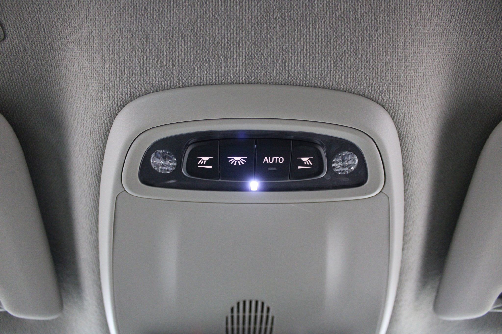 Used 2021 Volvo XC40 T5 Momentum image 46