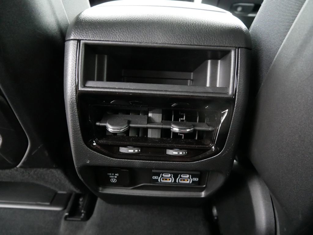 Used 2024 Jeep Grand Cherokee Altitude image 14