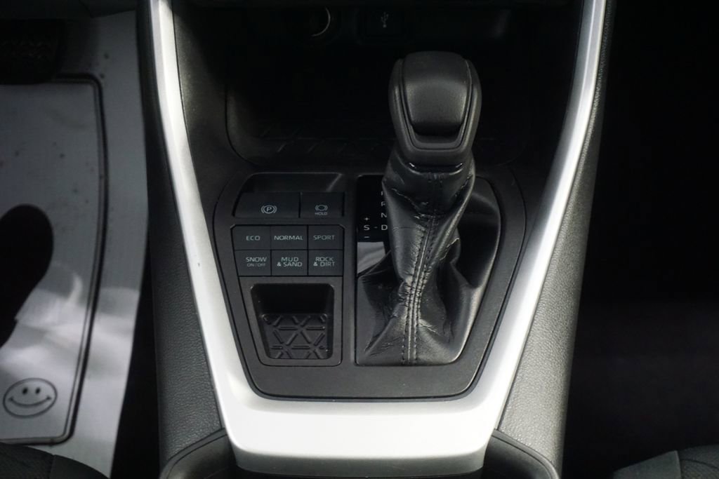 Certified 2021 Toyota RAV4 XLE w/ Convenience Package image 33