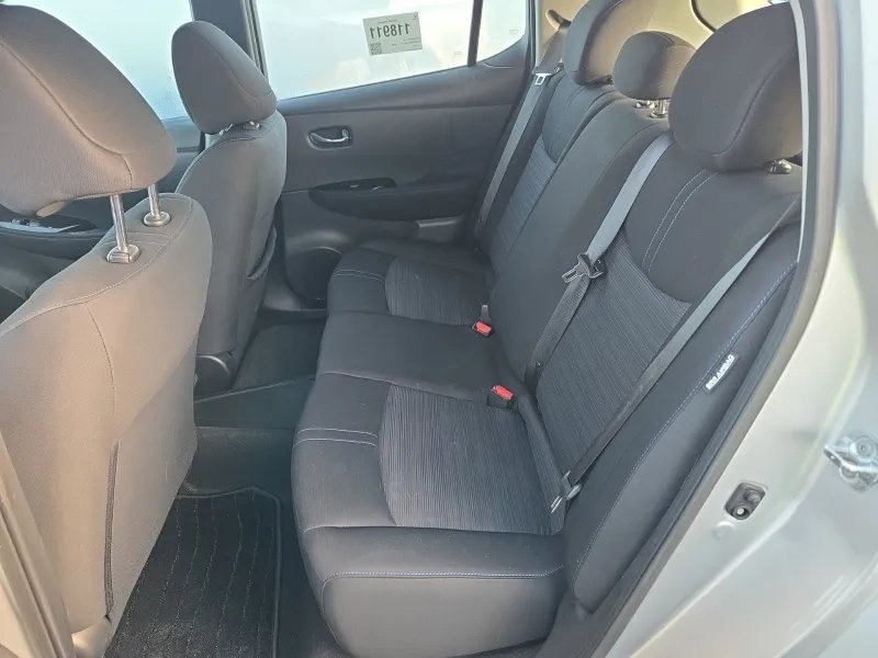 Used 2021 Nissan Leaf SV w/ SV Technology Package image 10