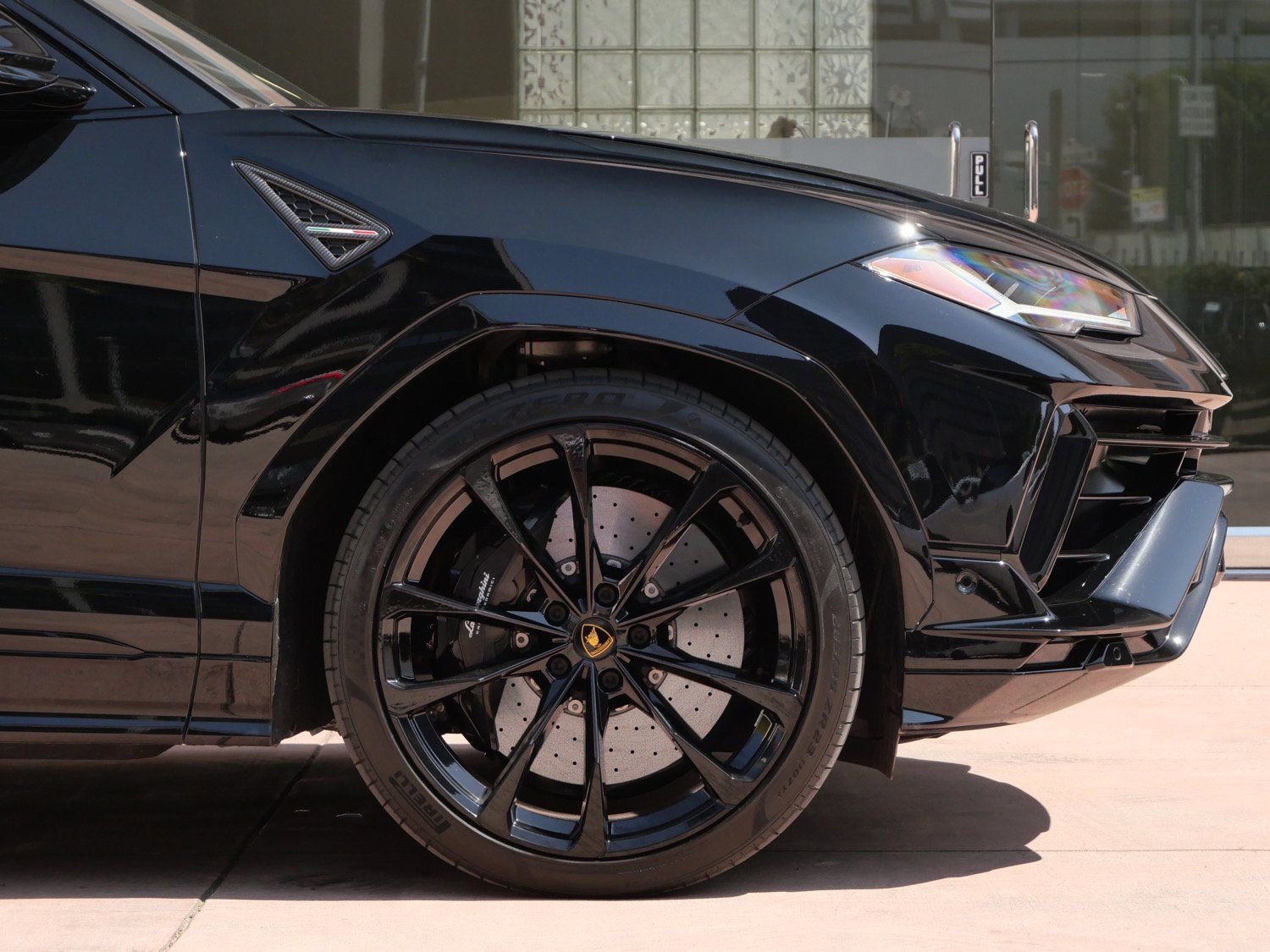 Used 2023 Lamborghini Urus S image 9