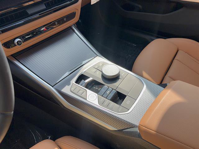 New 2025 BMW 330i xDrive Sedan w/ Convenience Package AWD/4WD image 45