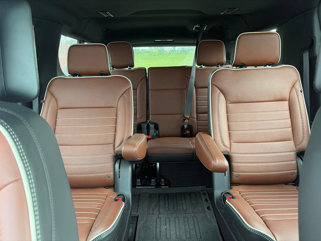Used 2024 GMC Yukon XL Denali Ultimate w/ LPO, Floor Liner Package AWD/4WD image 18