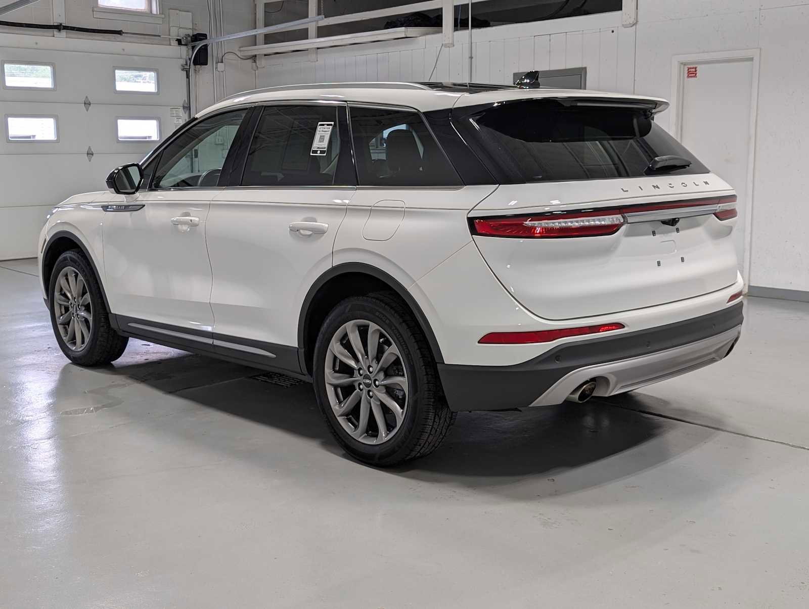 Certified 2022 Lincoln Corsair AWD w/ Premium Package image 10