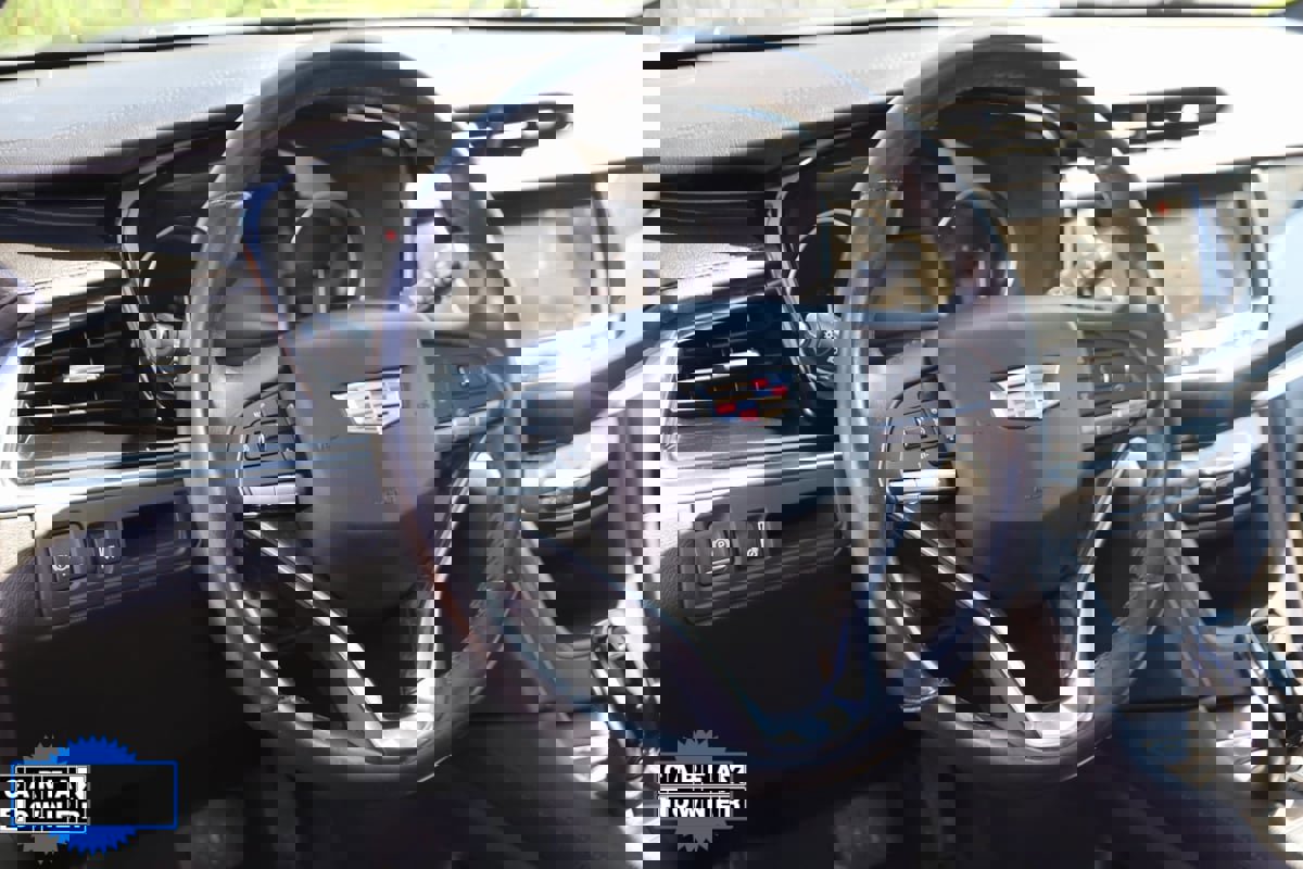 Used 2023 Cadillac XT6 Premium Luxury image 6