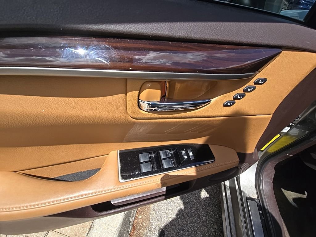 Used 2016 Lexus ES 350 w/ Luxury Package w/Wood Trim FWD image 17