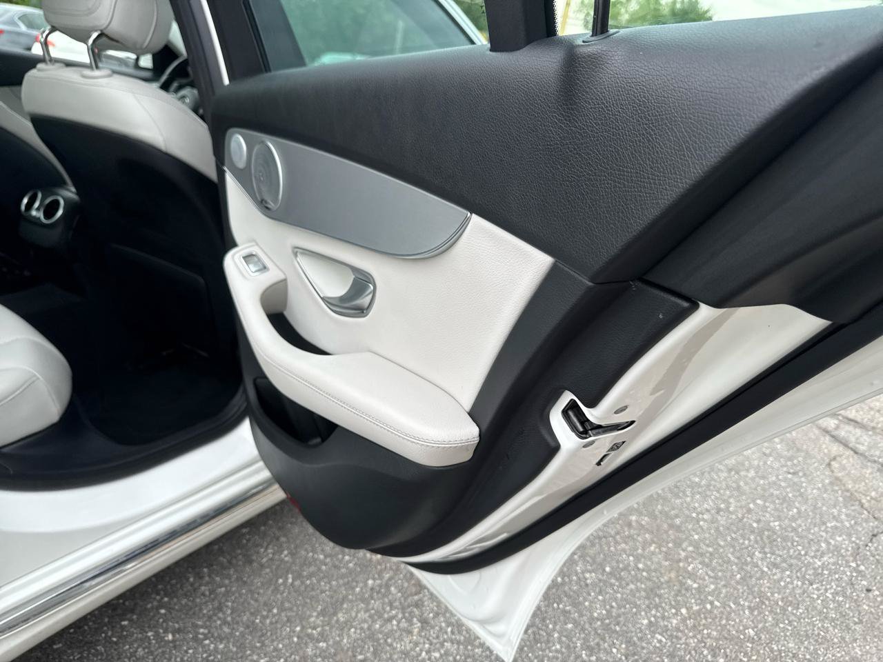 Used 2016 Mercedes-Benz C 300 4MATIC Sedan image 40