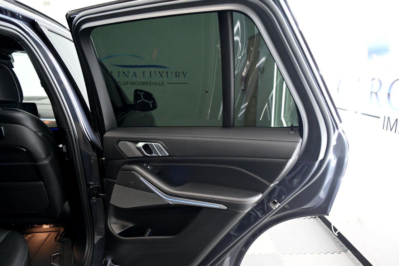 Used 2020 BMW X5 M50i w/ Premium Package image 38