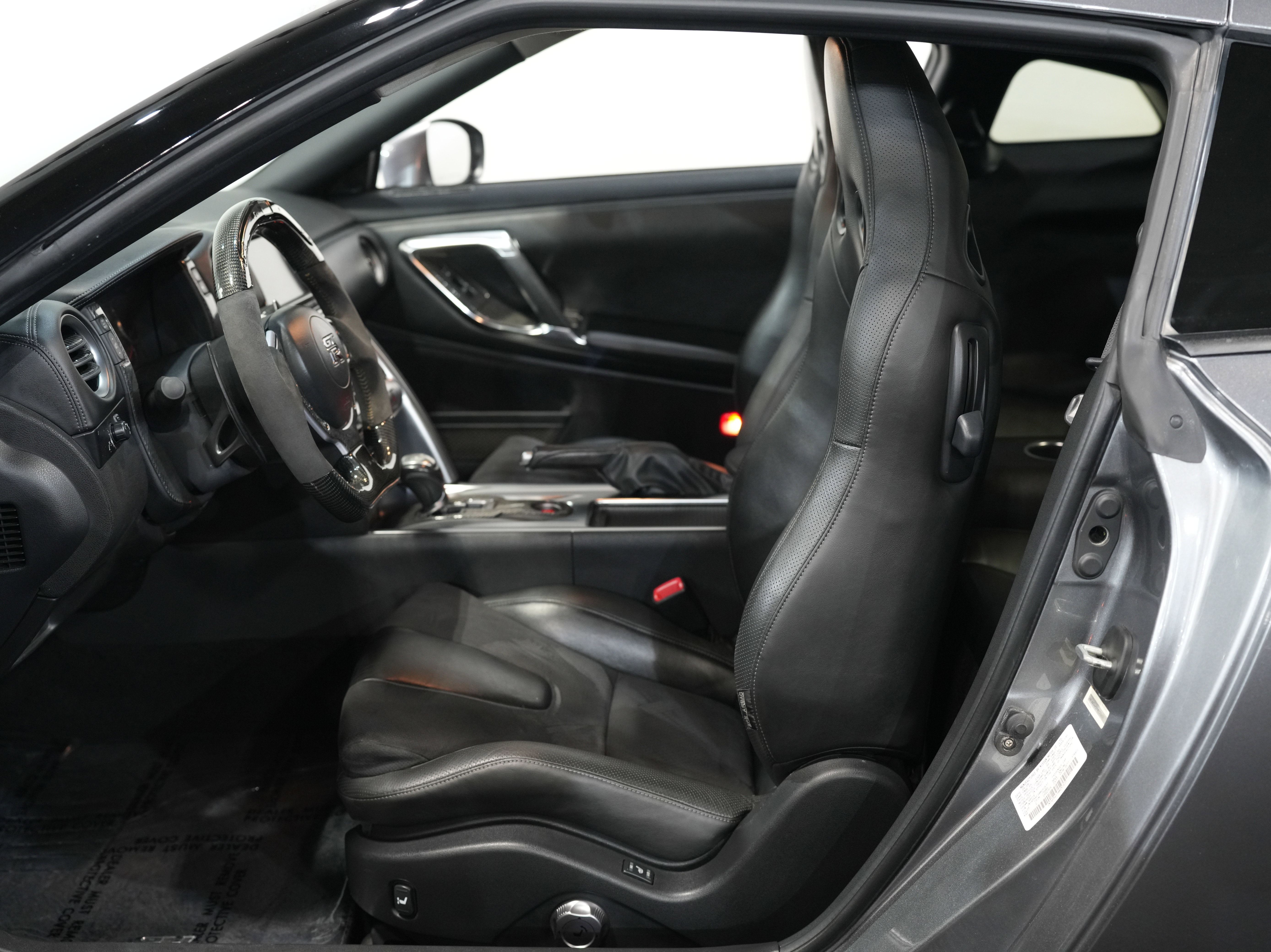 Used 2009 Nissan GT-R Premium image 29