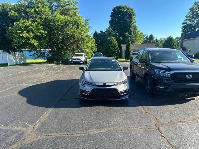 Used 2022 Toyota Corolla SE w/ Carpet Mat Package (TMS) FWD image 2