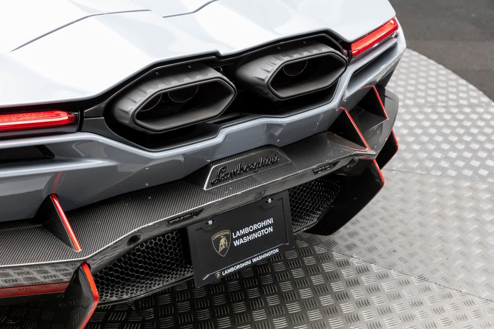 Used 2024 Lamborghini Revuelto AWD/4WD image 35