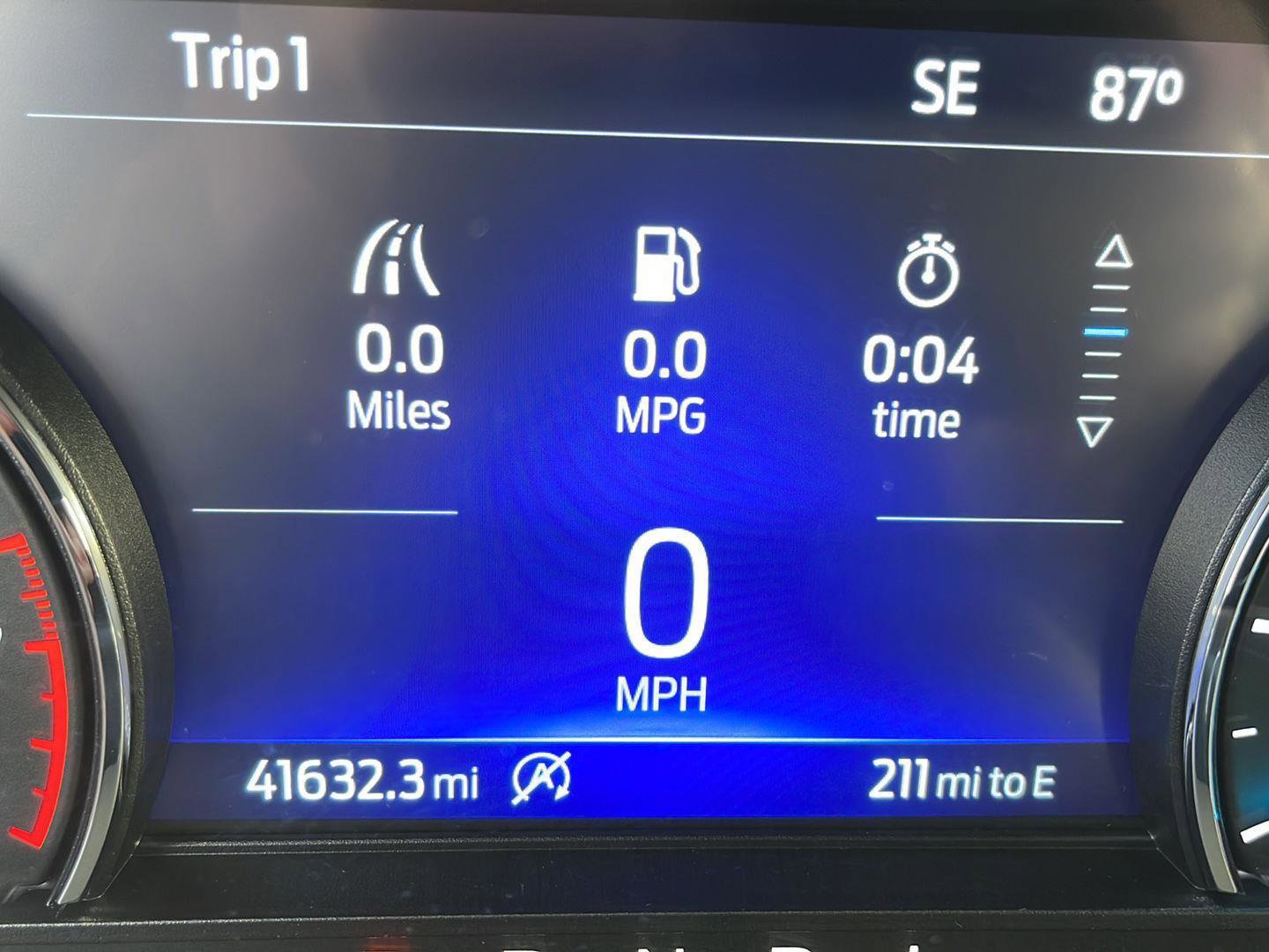 Used 2024 Ford Explorer XLT w/ Equipment Group 202A image 17