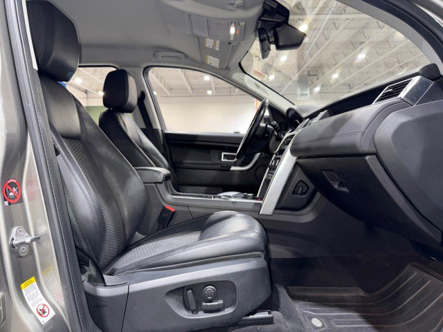 Used 2017 Land Rover Discovery Sport SE image 62