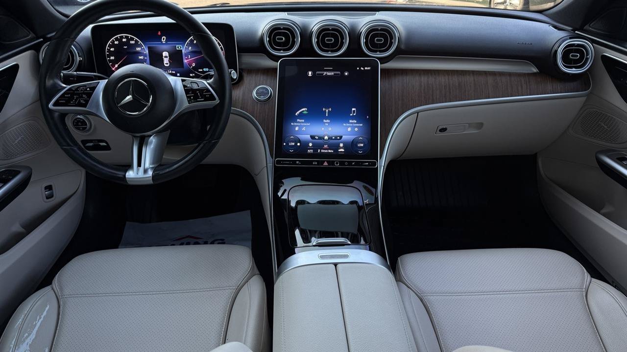 Used 2022 Mercedes-Benz C 300 4MATIC Sedan image 40