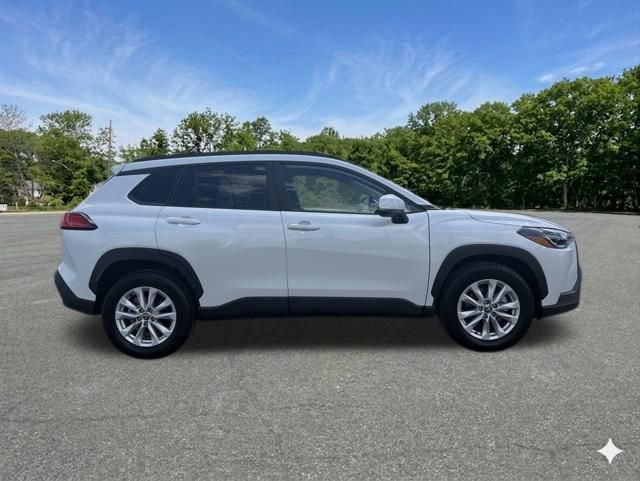 Used 2023 Toyota Corolla Cross LE AWD/4WD image 10