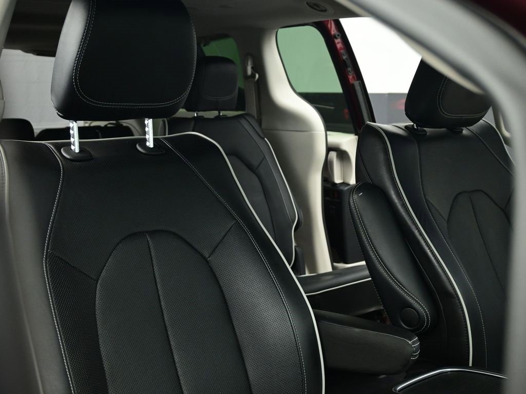 Used 2022 Chrysler Pacifica Limited image 29