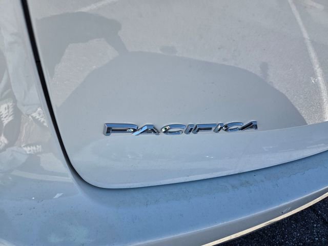 New 2026 Chrysler Pacifica Select FWD image 11