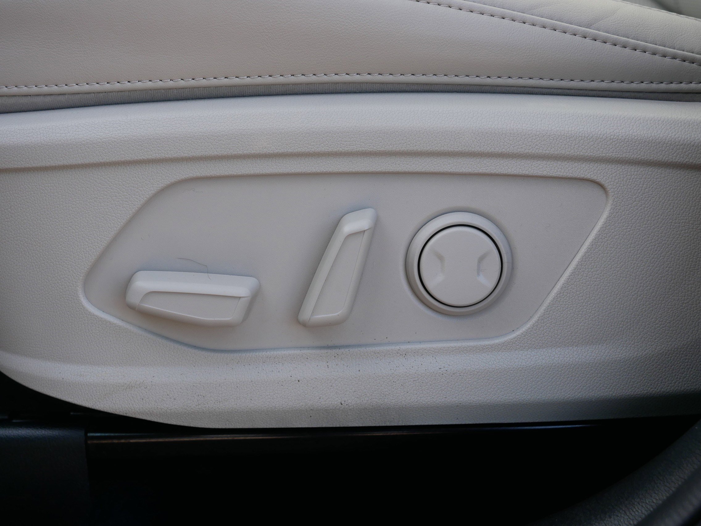 Certified 2025 Kia Sorento S w/ Panoramic Sunroof Package image 20