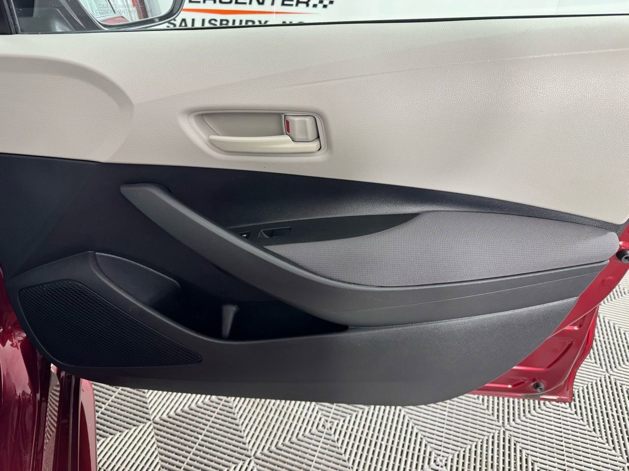 Used 2022 Toyota Corolla LE image 28