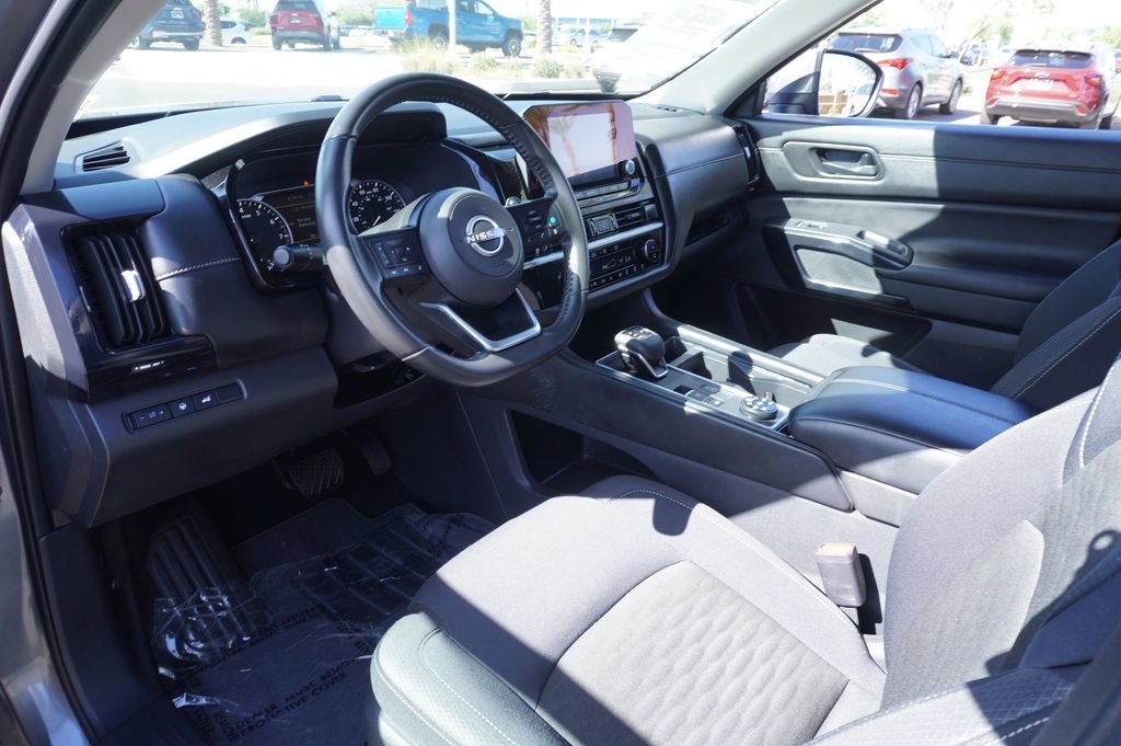 Certified 2025 Nissan Pathfinder SV AWD/4WD image 17