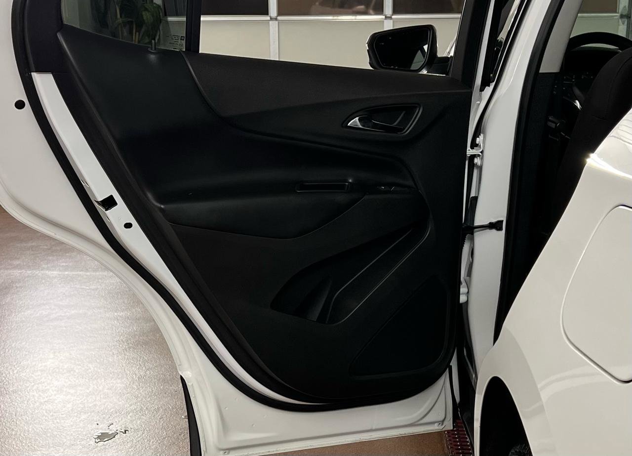 Used 2018 Chevrolet Equinox LT image 30