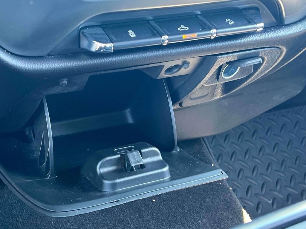 Used 2018 Chevrolet Silverado 1500 LT w/ All Star Edition AWD/4WD image 25