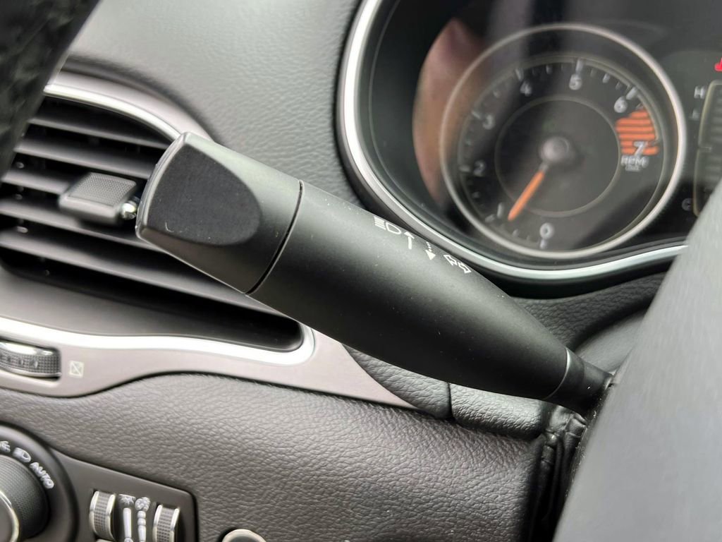 Used 2020 Jeep Cherokee Latitude Plus w/ Comfort/Convenience Group image 24